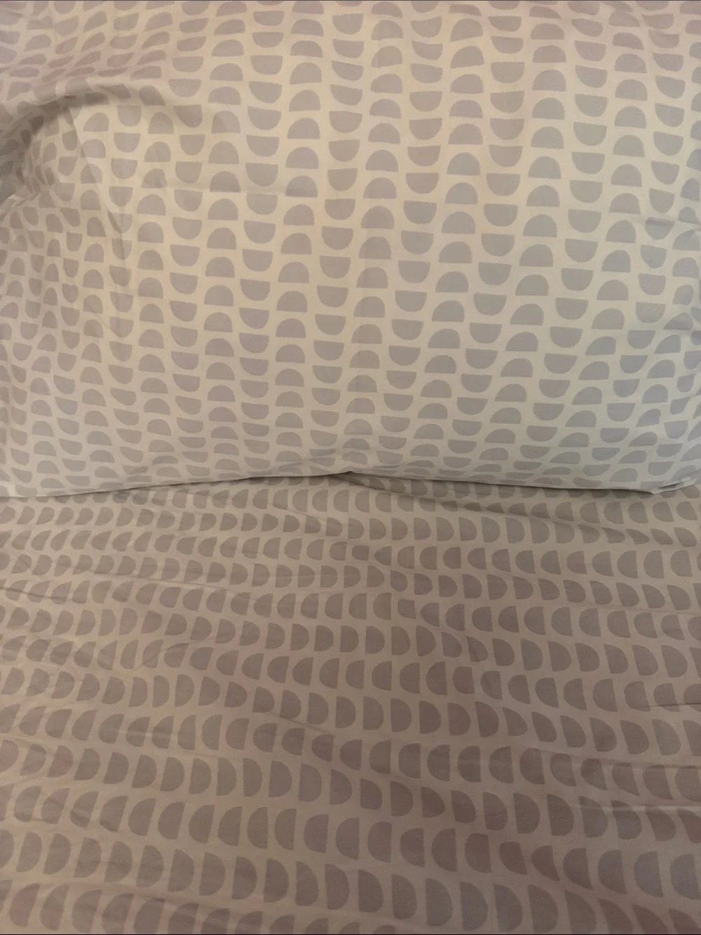 Serena & Lily Light Gray Half Moon-Print Twin Fitted Sheet and 2 Pillow Cases